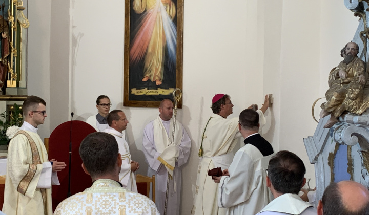 Konsekrácia obnoveného chrámu sv. Jána Krstiteľa v Uloži dňa 24.8.2024. Sv. omšu  celebrovať diecézny biskup Mons.prof. František Trstenský.