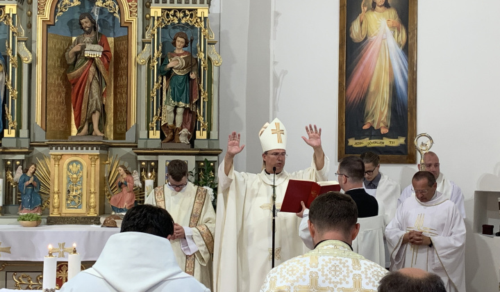 Konsekrácie obnoveného chrámu sv. Jána Krstiteľa v Uloži dňa 24.8.2024. Sv. omšu  celebrovať diecézny biskup Mons.prof. František Trstenský.